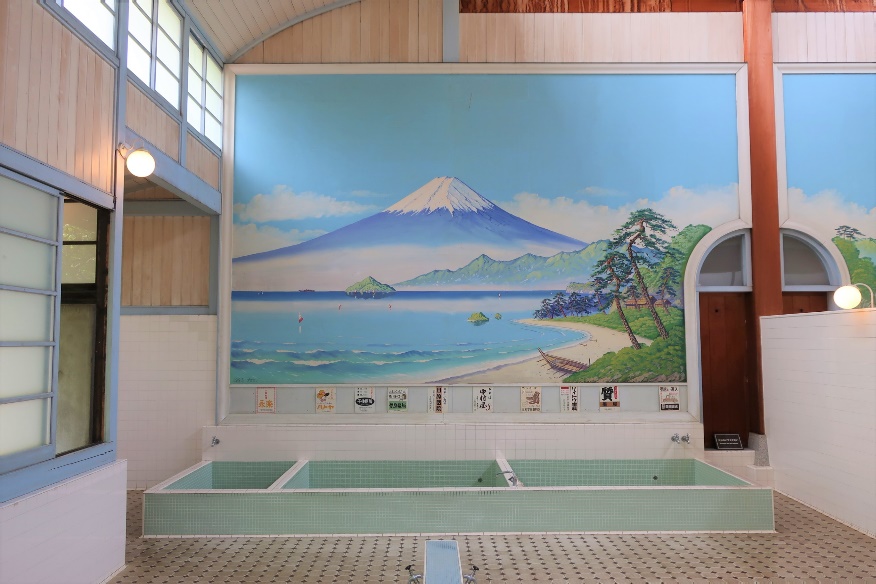 「子宝湯」浴室内ペンキ絵(男湯)