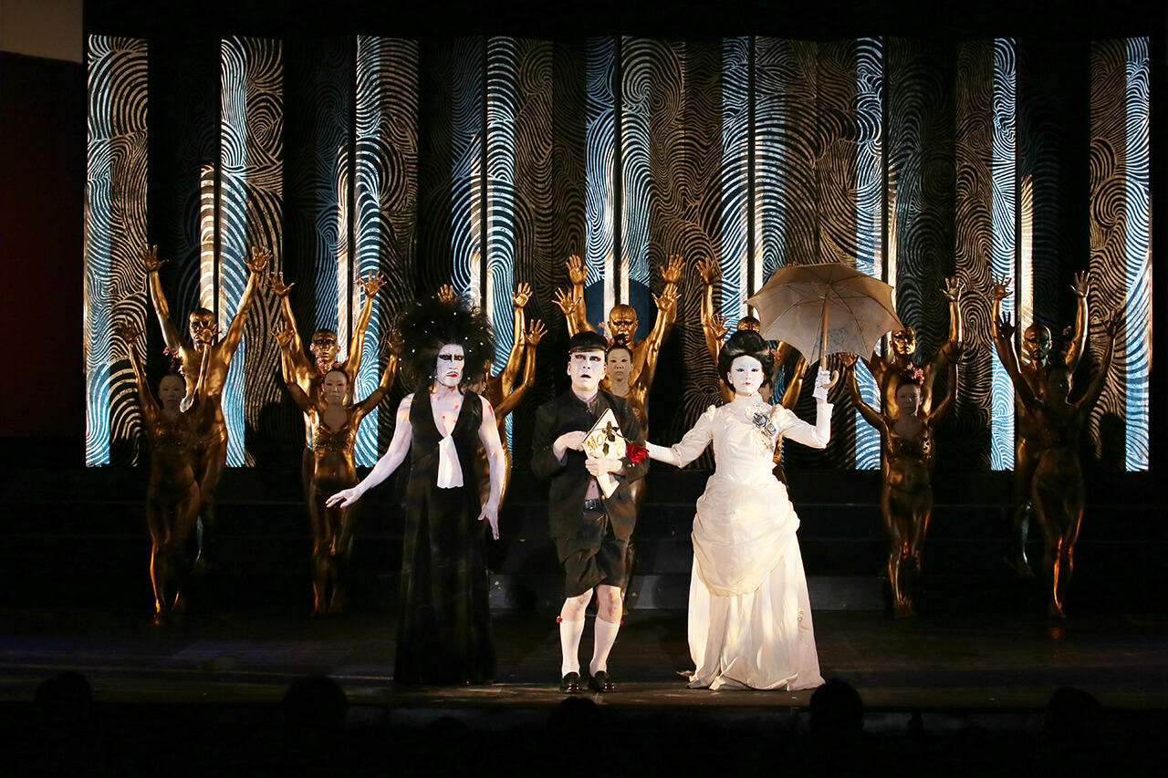 金粉ショーハプニング 今年は舞踏プログラムが充実！ 日本発の芸術「舞踏-BUTOH-」の魅力に迫る | 公益財団法人東京都歴史文化財団